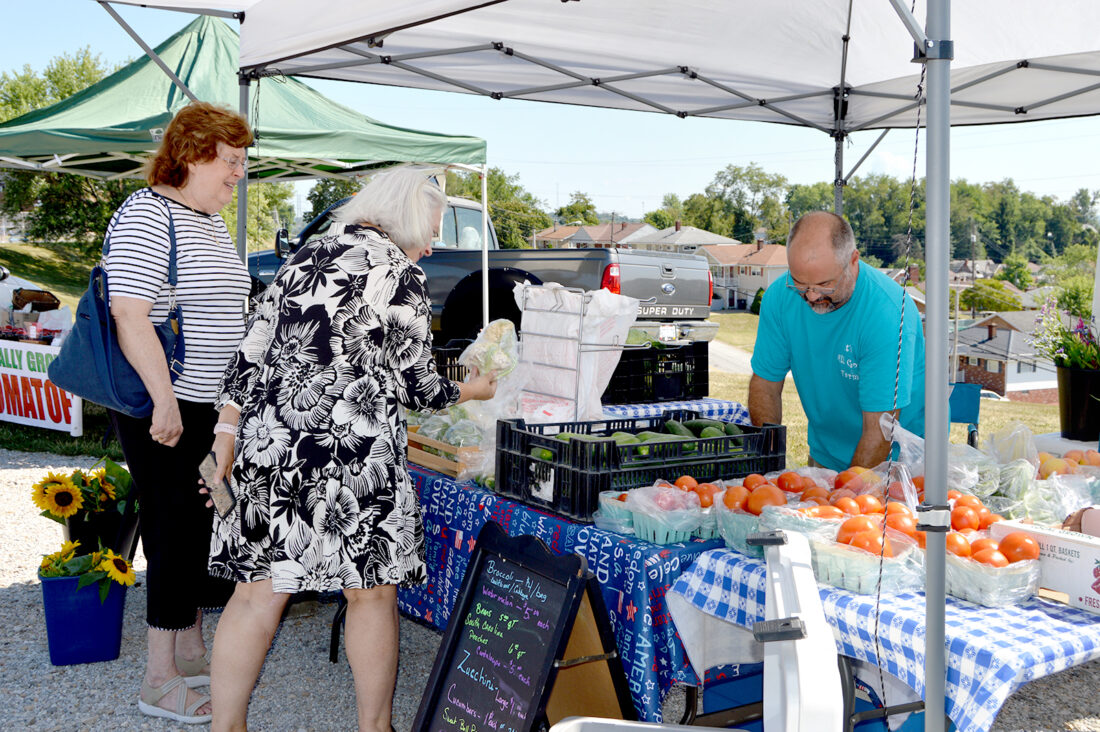THS 1SpBl Farmers Market H-S Pic (71724)