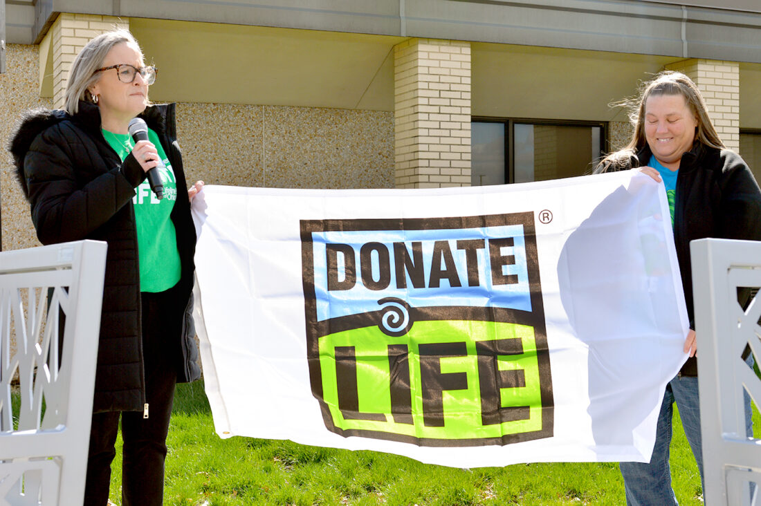 THS 1SpBl Donate Life HS Pic (41125)