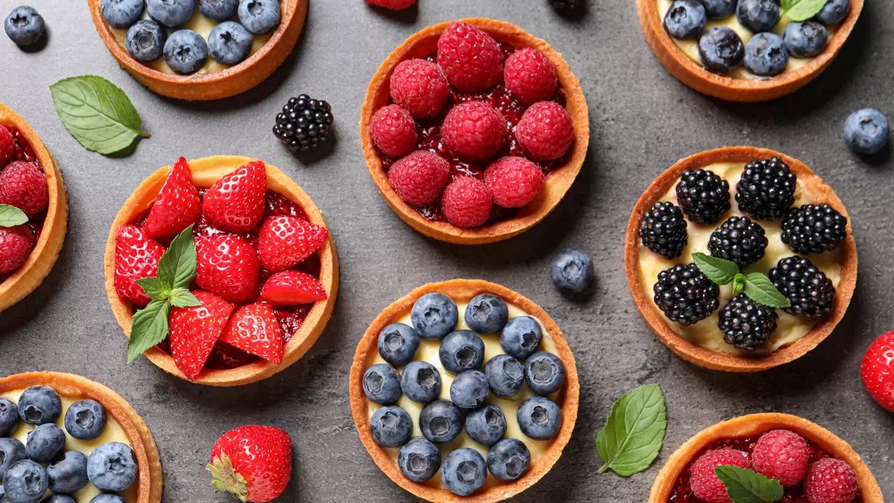 THS 1SpBl Holiday Desserts (121125) (p121225)