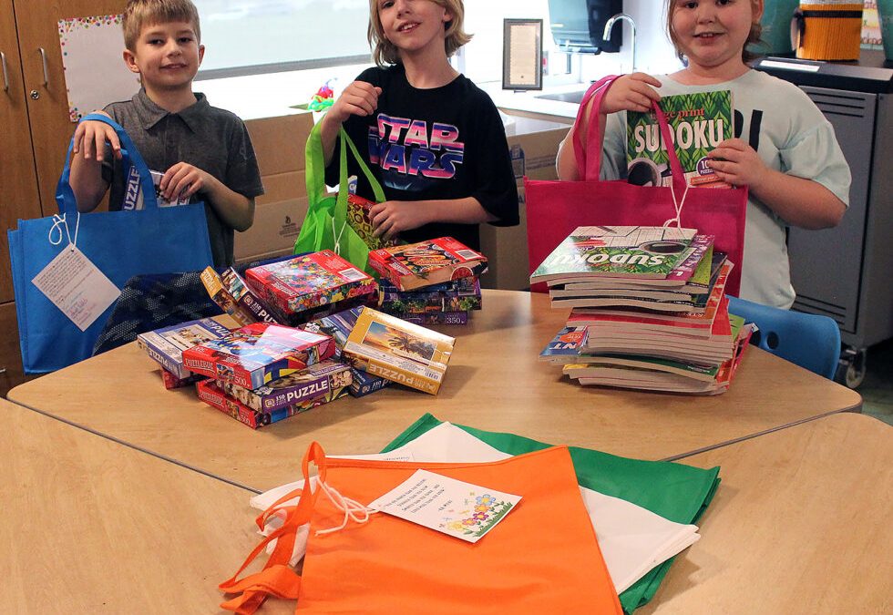 Hills Elementary Students Donate Care Bags to Teramana Cancer Center